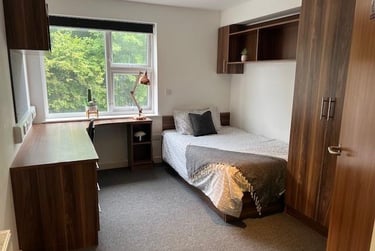 8 bed flat, 2-4 Plymbridge Lane (6), Crownhill, Plymouth, PL68DE - Image 4